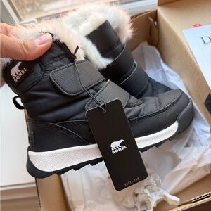 Children’s sz 12 Sorel Whitney 2